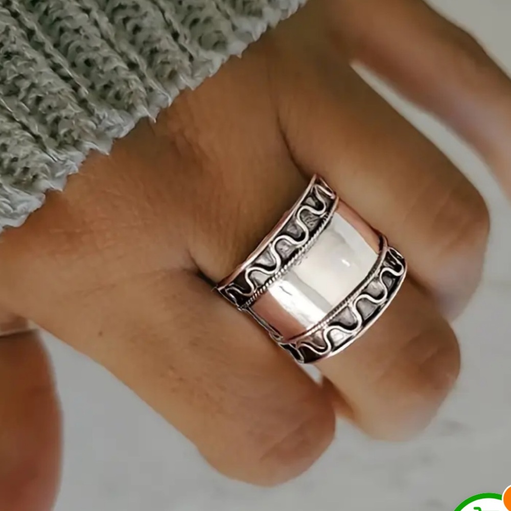 Brand New Concave Personality Fashion Ring.